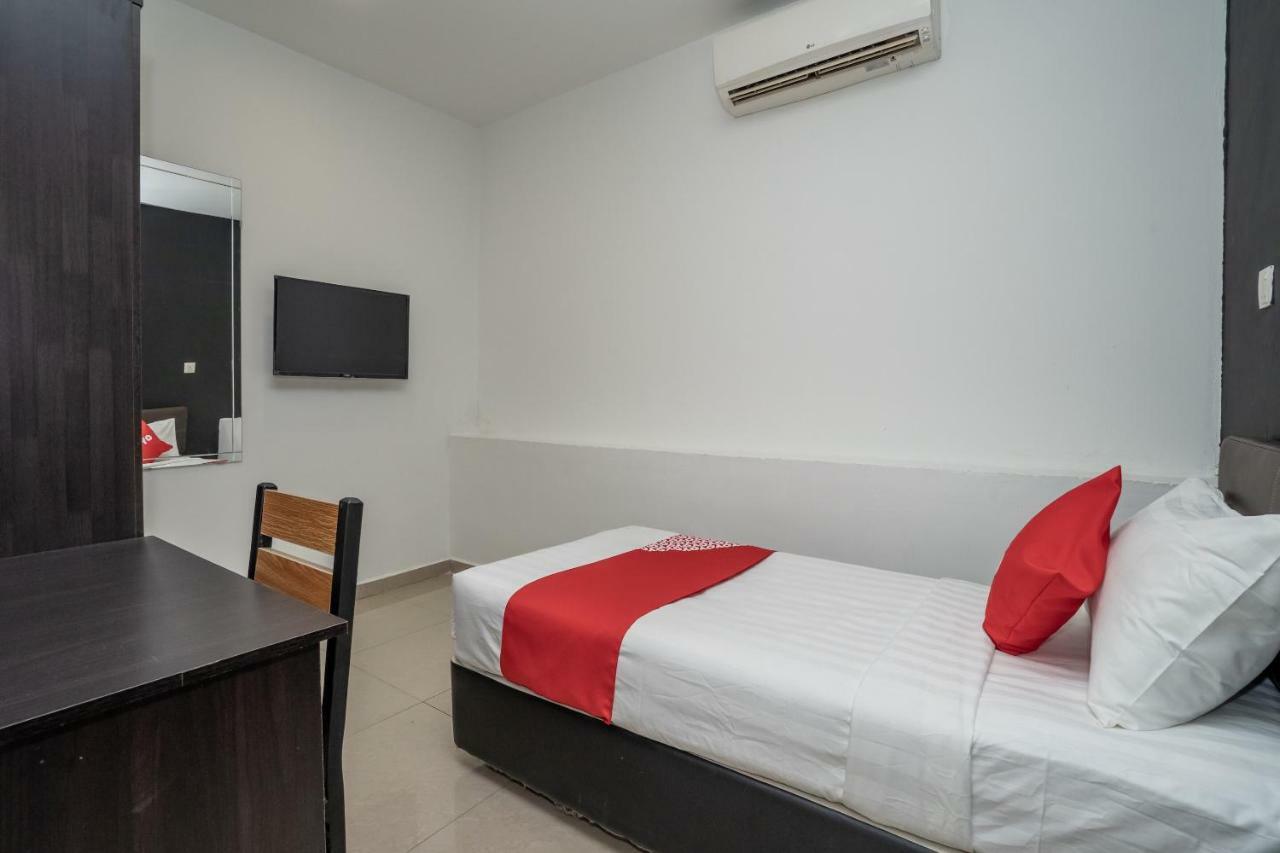 Oyo 1167 Rest And Go Hotel กลัง ภายนอก รูปภาพ