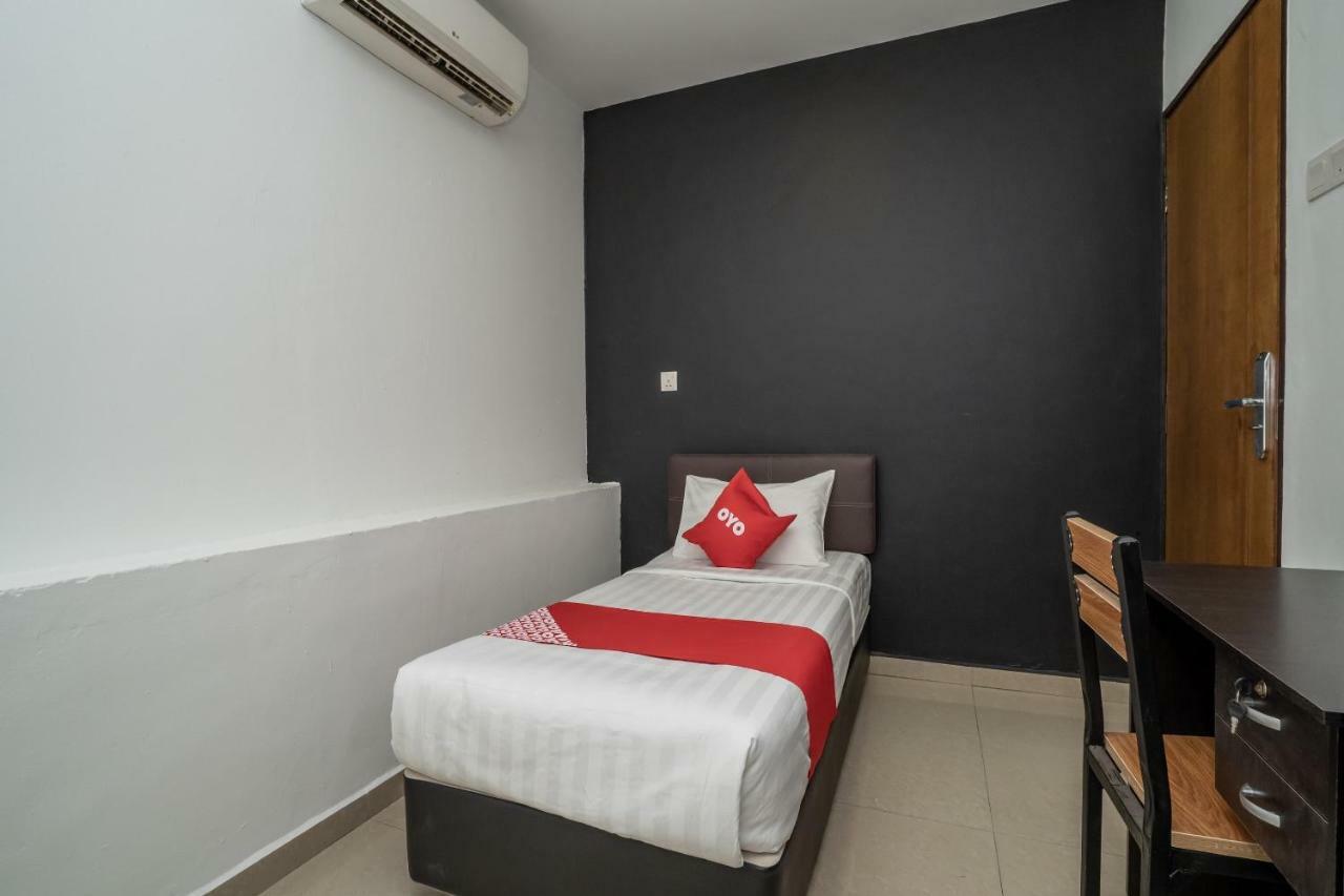Oyo 1167 Rest And Go Hotel กลัง ภายนอก รูปภาพ
