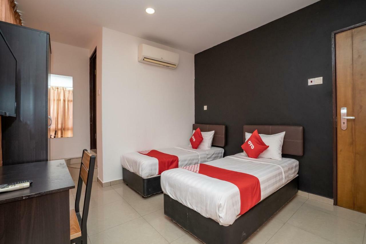 Oyo 1167 Rest And Go Hotel กลัง ภายนอก รูปภาพ